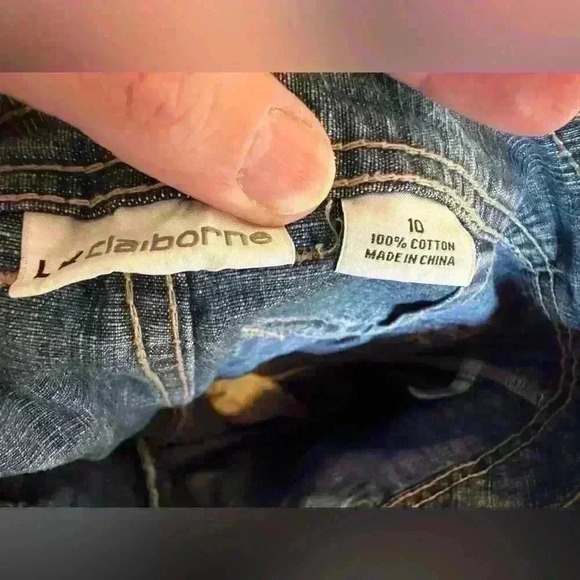 Liz Claiborne Size 10 Women’s Jeans/Capris. - Picture 7 of 10